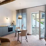Appartement Altes Pfarrhaus - Kelterhaus *