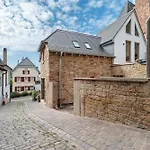 Appartement Altes Pfarrhaus - Kelterhaus *