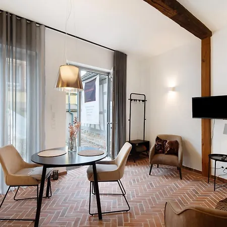 Appartement Altes Pfarrhaus - Kelterhaus *