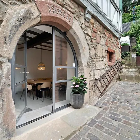 Altes Pfarrhaus - Kelterhaus アパート *